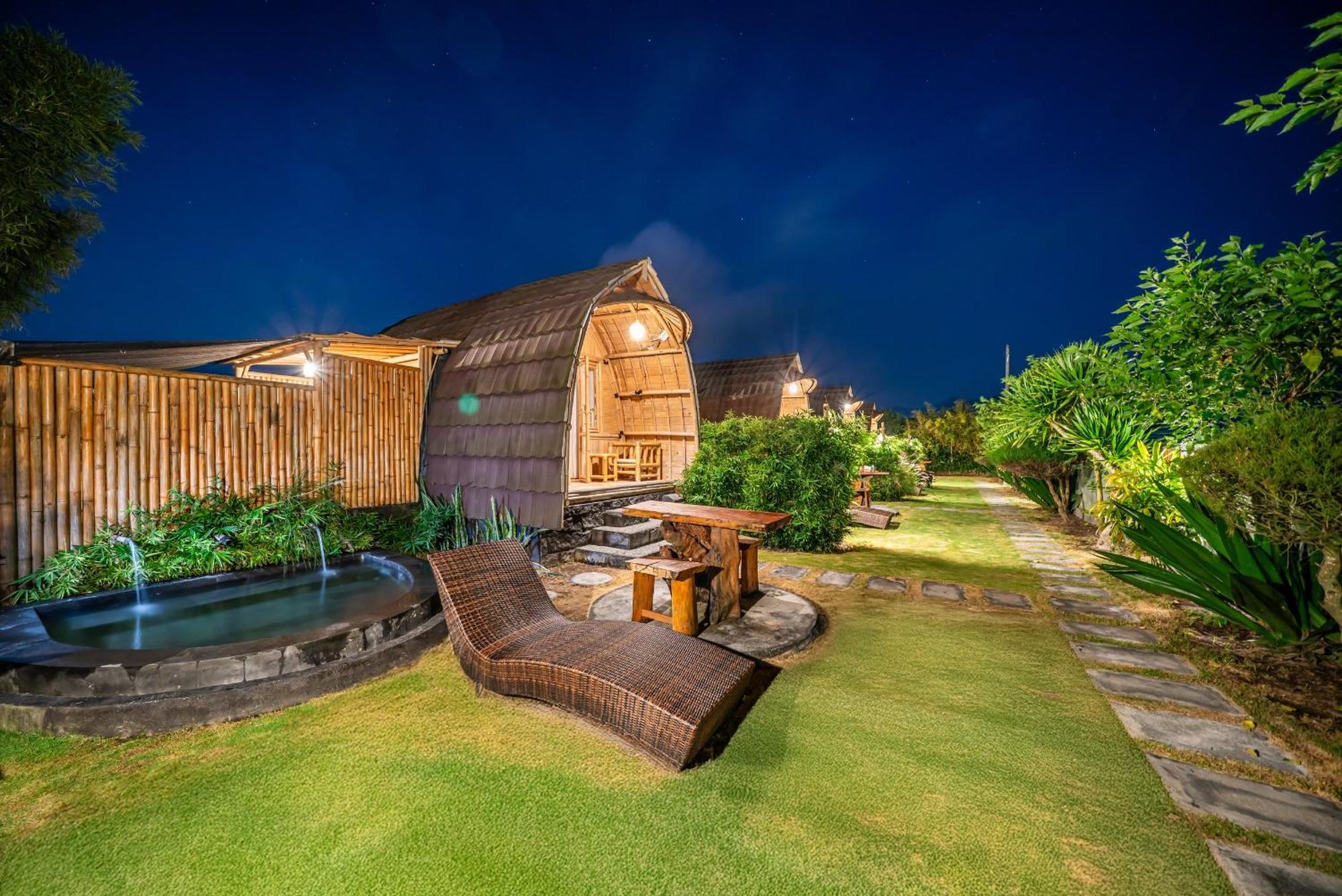 Tegal Bamboo Cottages & Private Hot Spring Baturaja  Ngoại thất bức ảnh