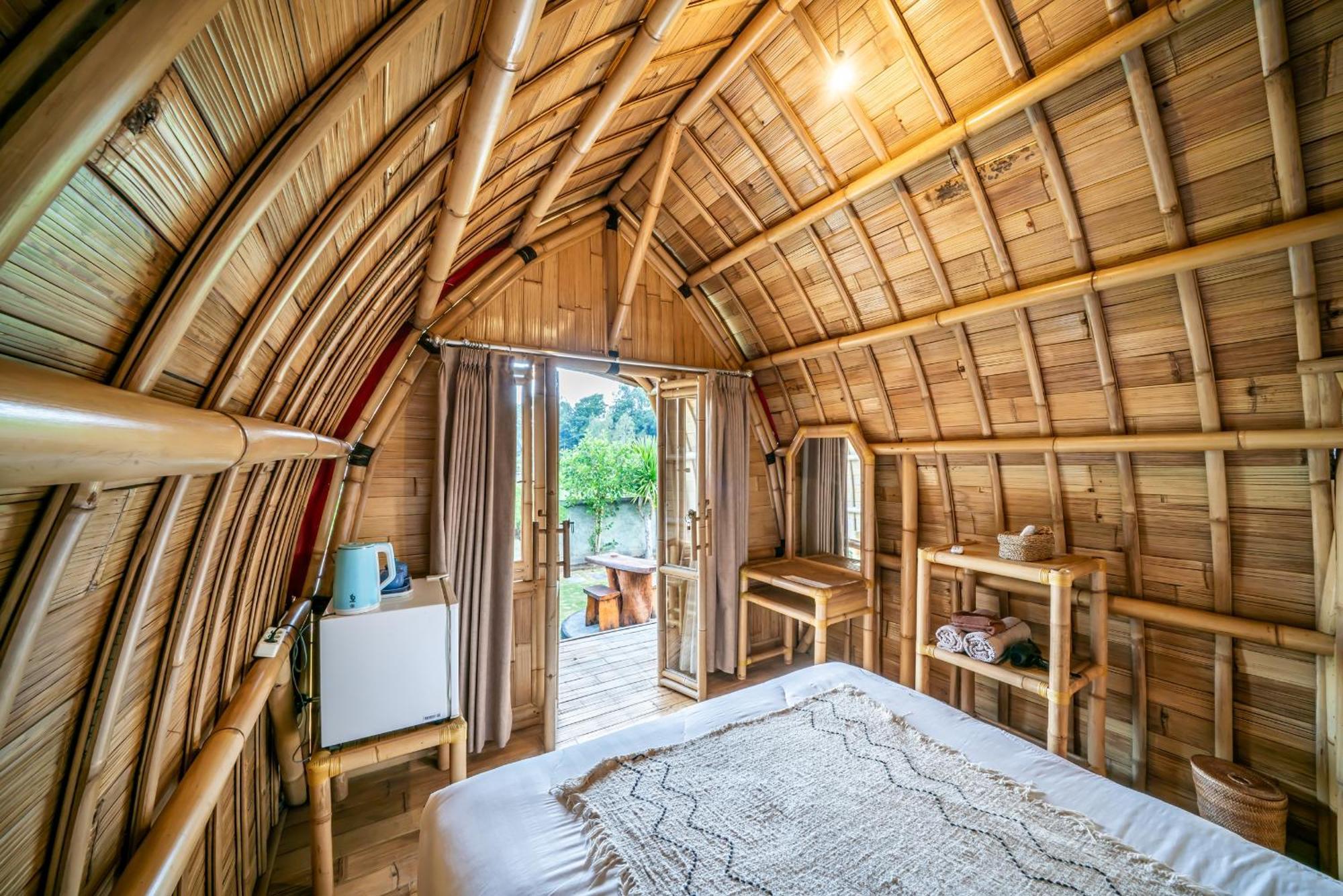 Tegal Bamboo Cottages & Private Hot Spring Baturaja  Ngoại thất bức ảnh